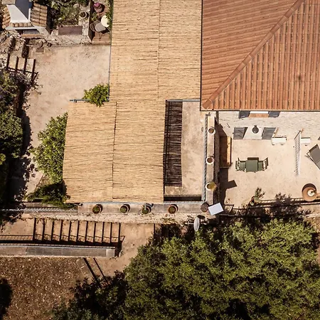 Eyeland Traditional Style In Zakynthos - By Mana Gers