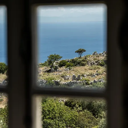 Vilă Eyeland Traditional Style In Zakynthos - By Mana Gers