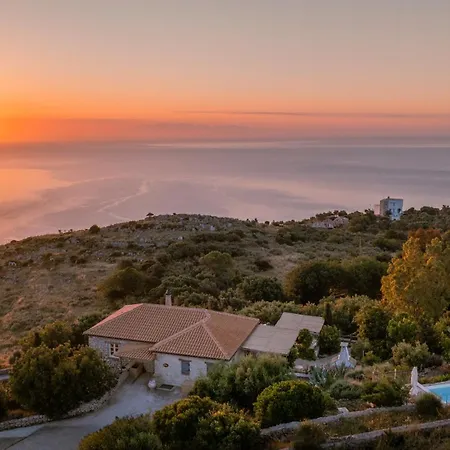 Vilă Eyeland Traditional Style In Zakynthos - By Mana Gers *